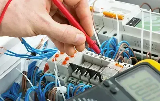Professional electrician in Plumstead